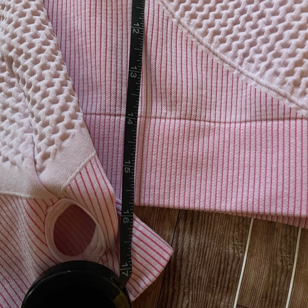 Pink Textured Crop Top - Picture 4 of 6